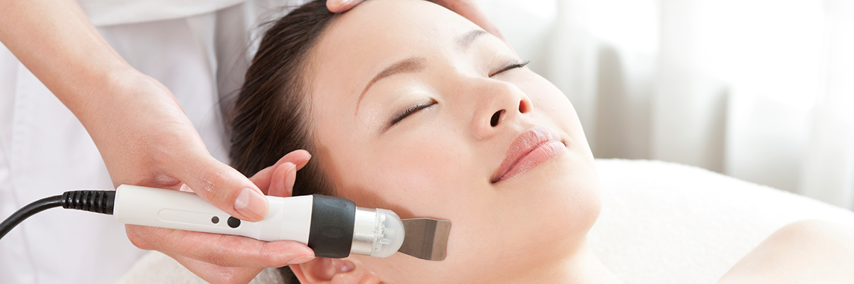 クリニックだから安心の美容ケア。